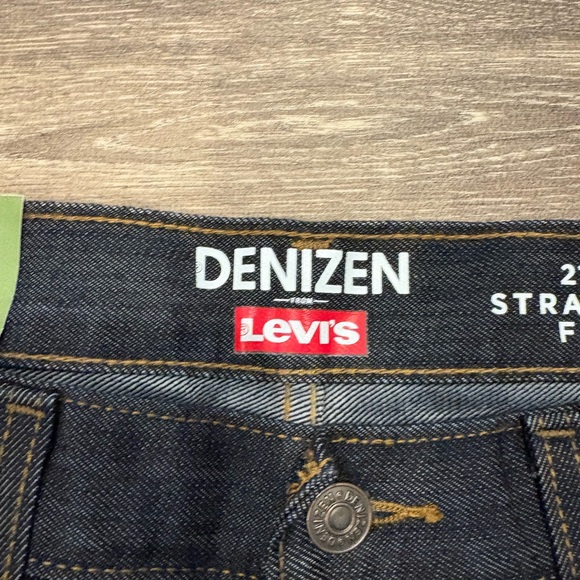 Levi's Denizens 218 Men's Deep Indigo Straight Jeans Size 34 x 32  NWT - Picture 2 of 5